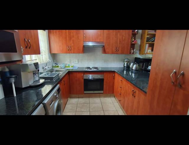 2 BEDROOM TOWNHOUSE FOR SALE IN MONTANA